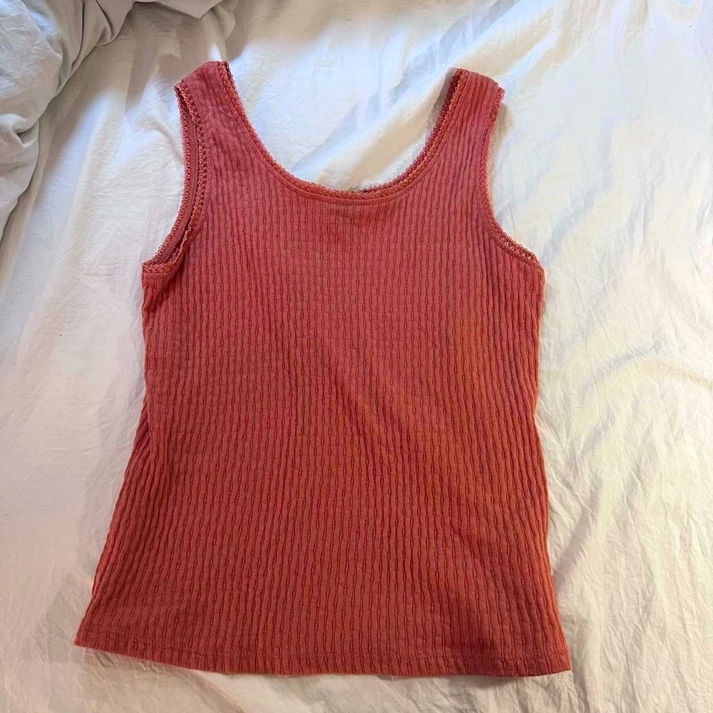 Pink ribbed tank top with some lace detail